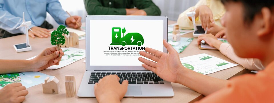 Hình ảnh đội ngũ Dịch Vụ Giao Hàng Tiết Kiệm Skylines Express đang thảo luận về giải pháp vận chuyển thân thiện với môi trường.